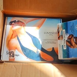 Luminess Spray Tan machine w/bonus!